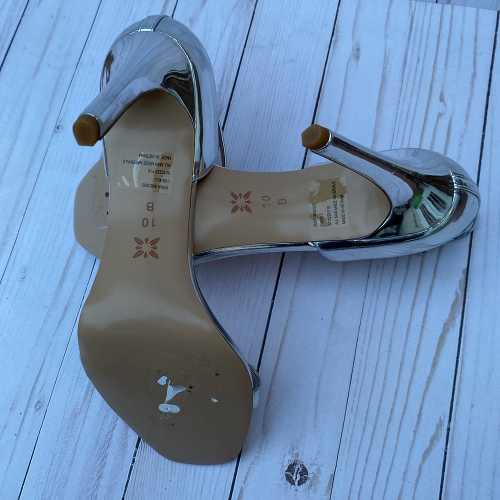 Authentic Bcbgeneration Metallic Leather Pump - image 7